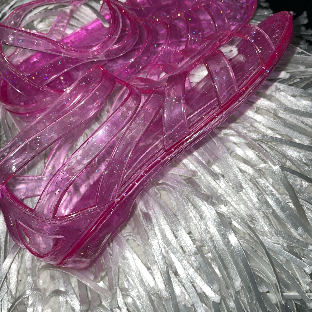 New. Girls pink jellies size 13/1